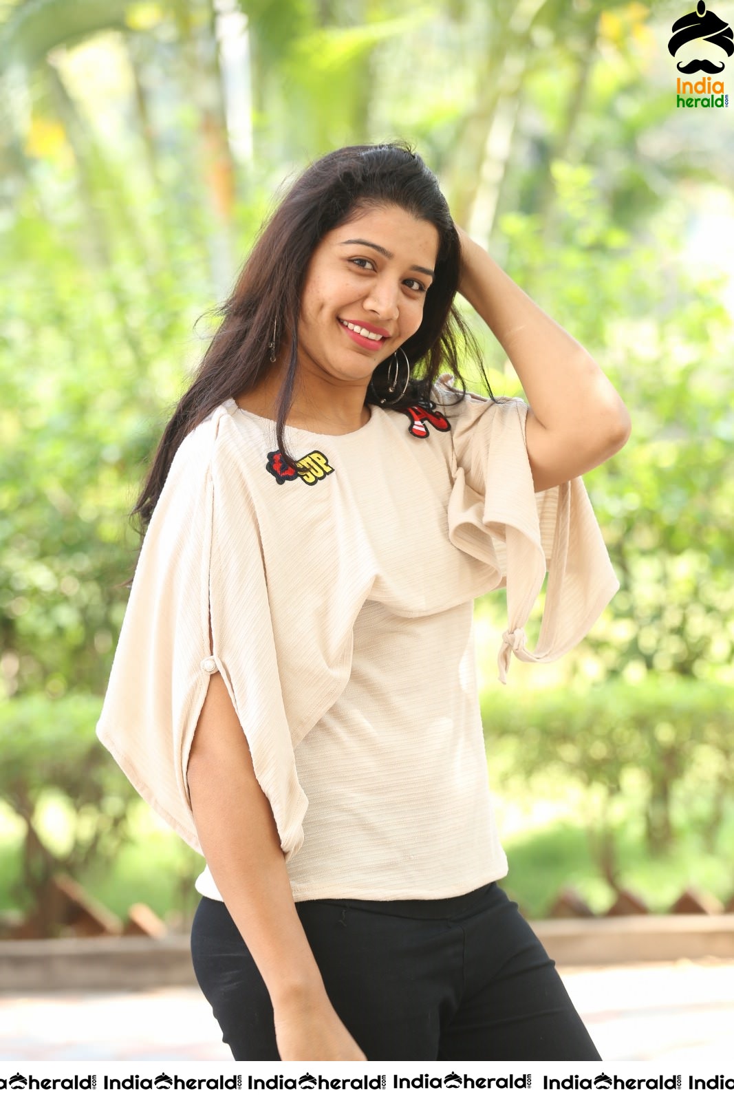 Prajapth Kiranmai falunts her cute dimple Set 2