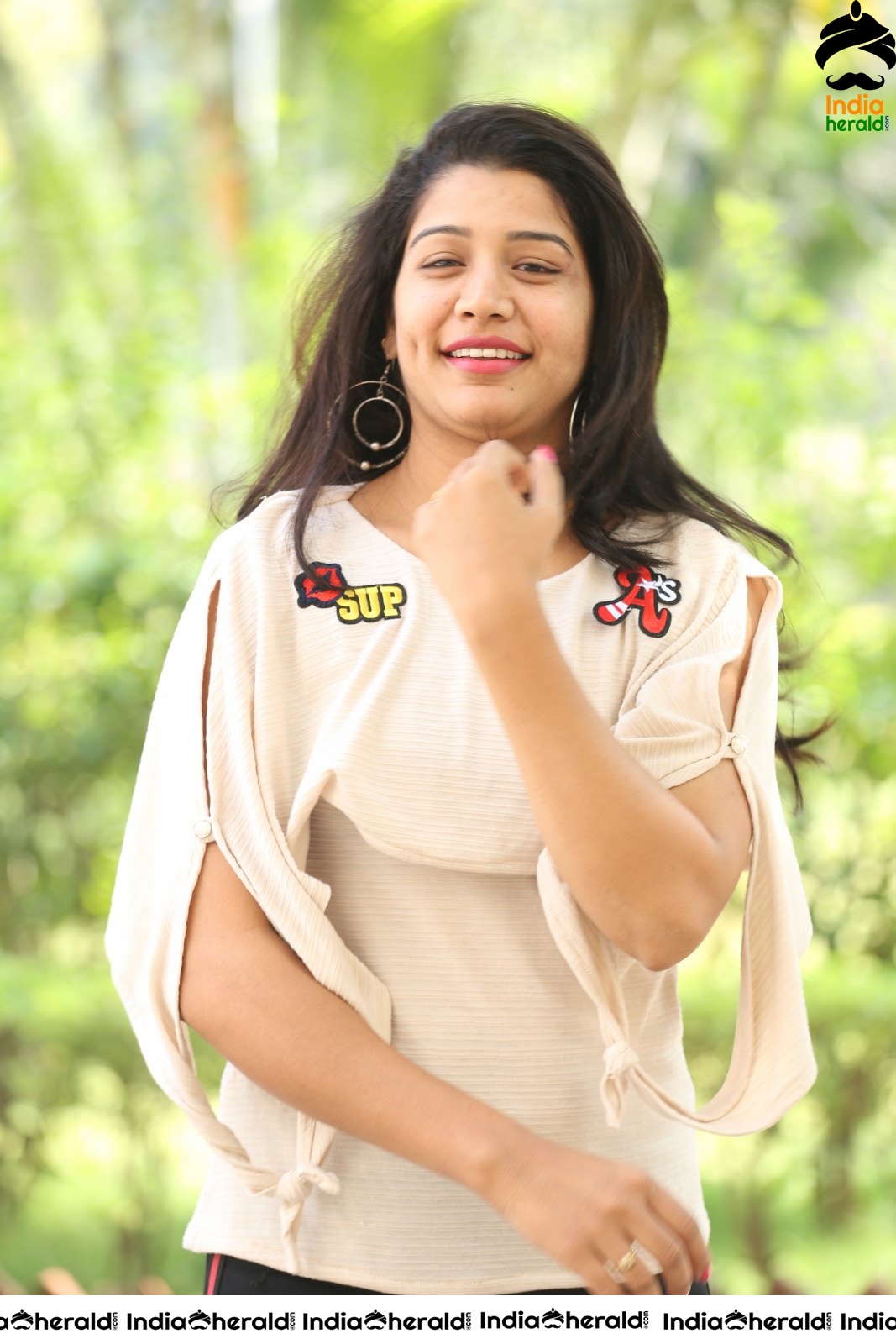 Prajapth Kiranmai falunts her cute dimple Set 2