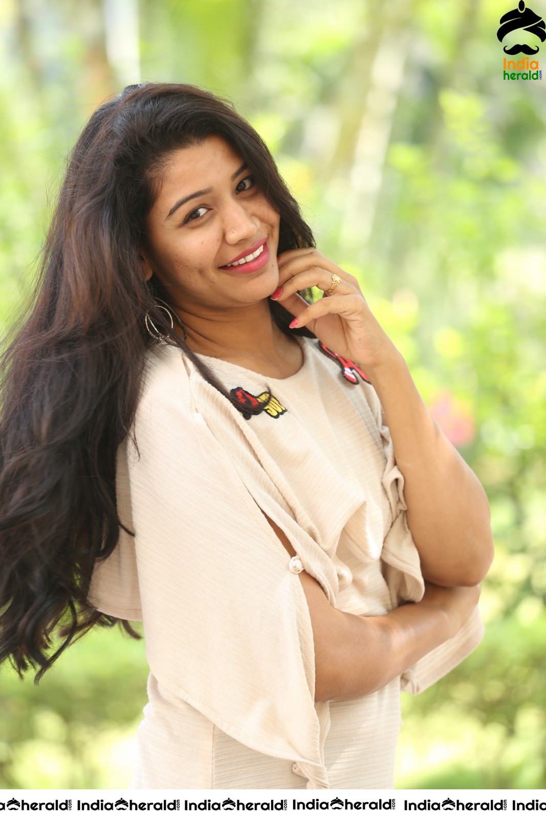 Prajapth Kiranmai falunts her cute dimple Set 2