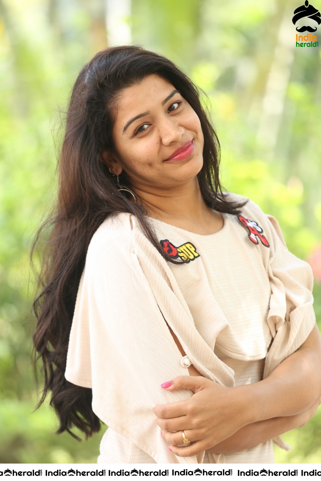 Prajapth Kiranmai falunts her cute dimple Set 2