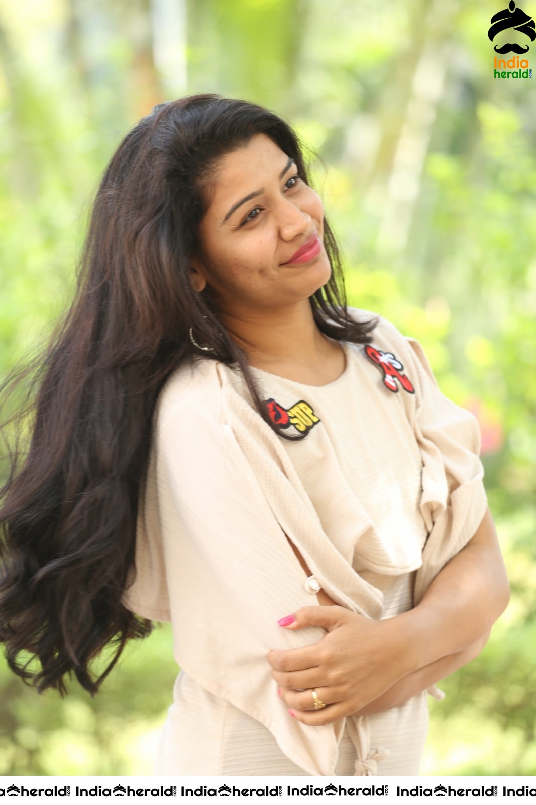 Prajapth Kiranmai falunts her cute dimple Set 2