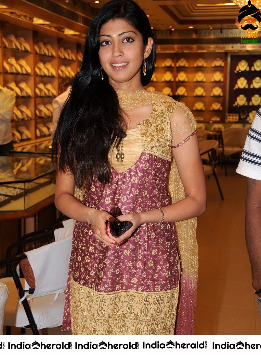 Pranitha at the Opening of new Jewellery Showroom Set 1