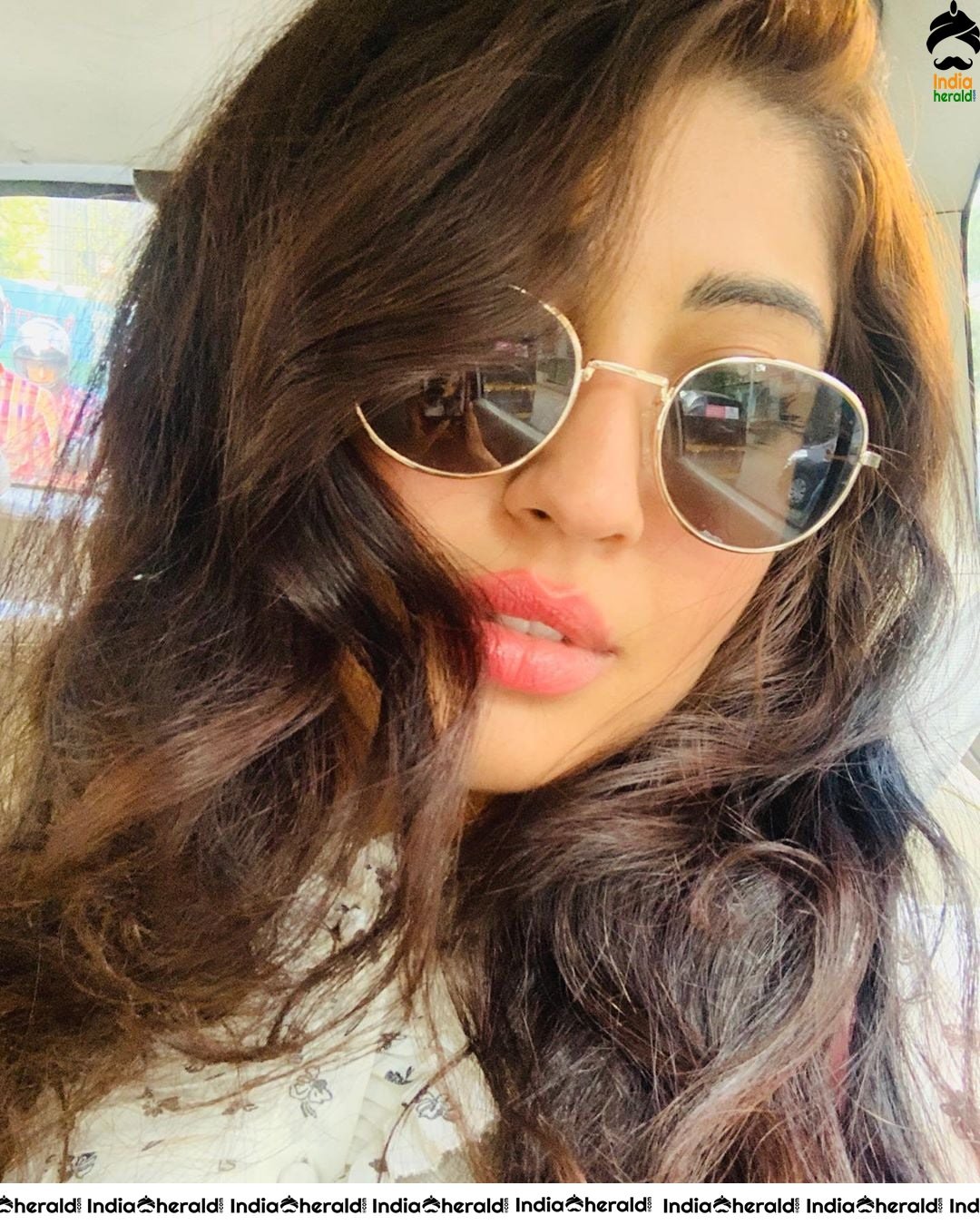 Pranitha Latest Hot and Adorable Photos Collection to blow you down Set 1