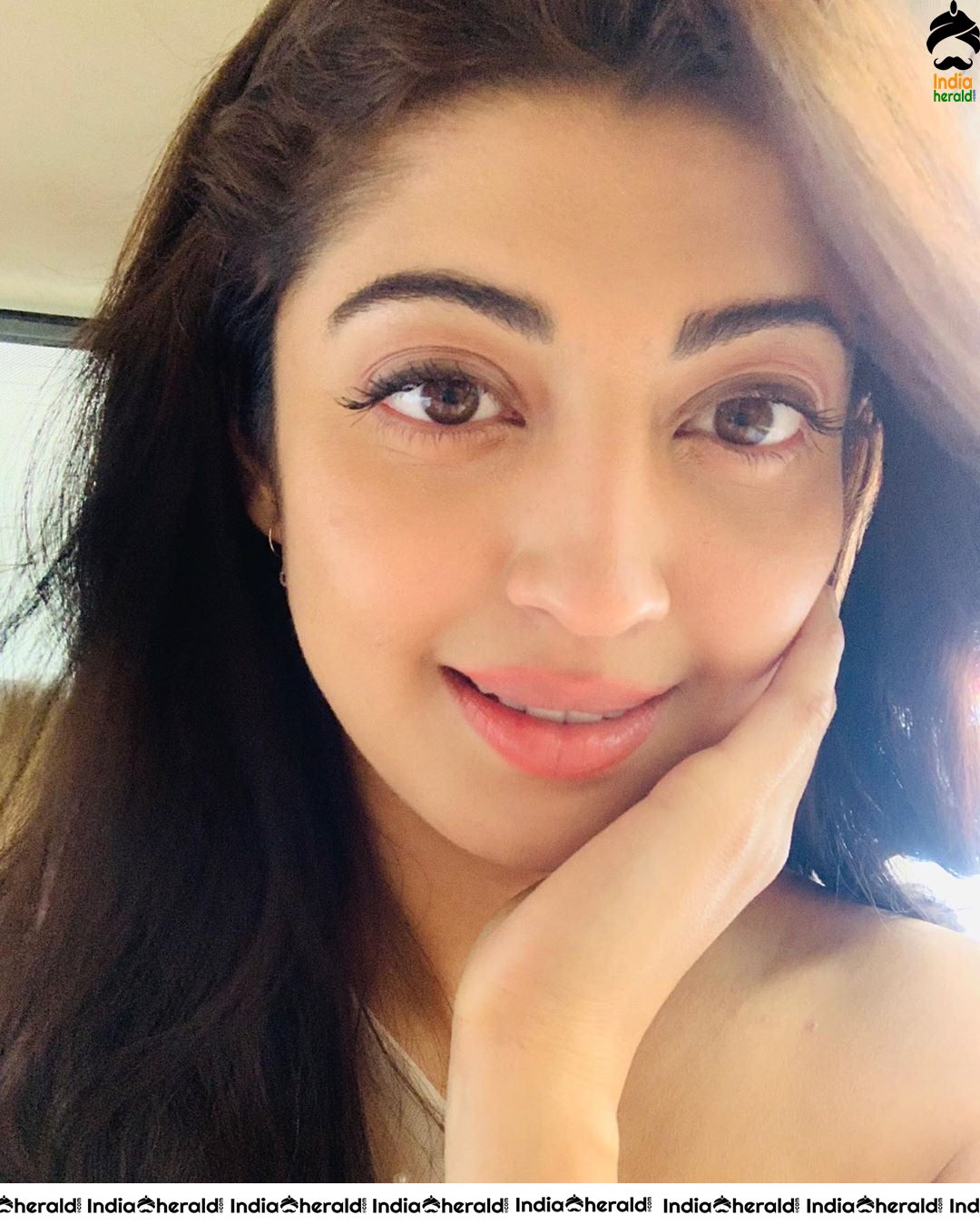 Pranitha Latest Hot and Adorable Photos Collection to blow you down Set 1
