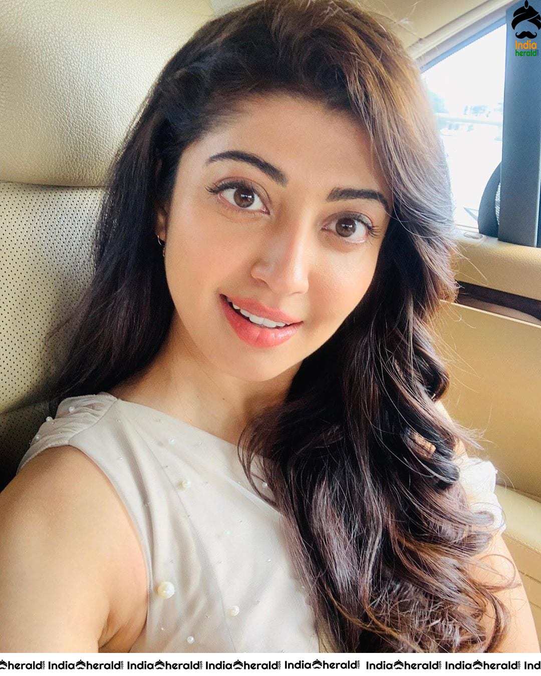 Pranitha Latest Hot and Adorable Photos Collection to blow you down Set 2