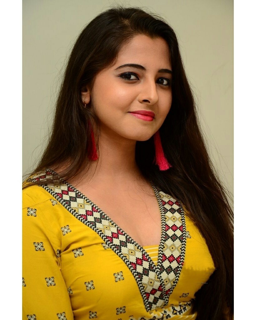 Preethi Asrani At Preesure Cooker Movie Stills