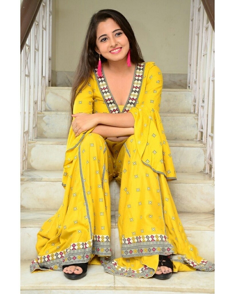 Preethi Asrani At Preesure Cooker Movie Stills