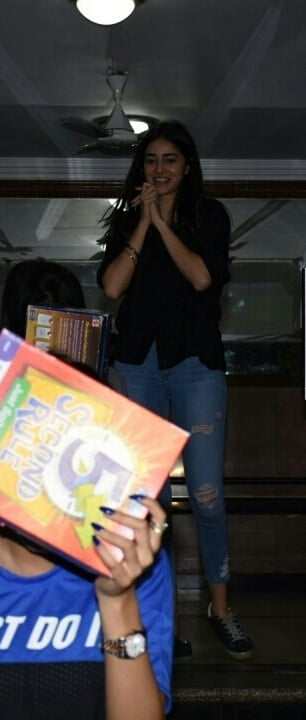 Pretty Ananya Panday Dressed In Black And Spotted In Andheri