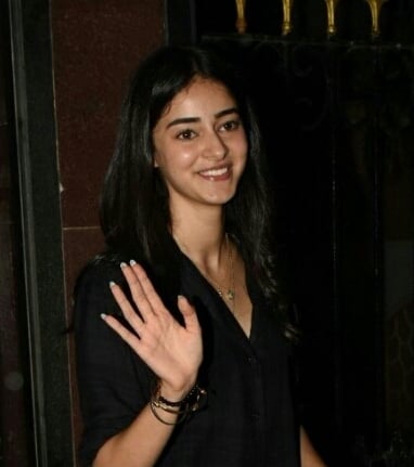 Pretty Ananya Panday Dressed In Black And Spotted In Andheri