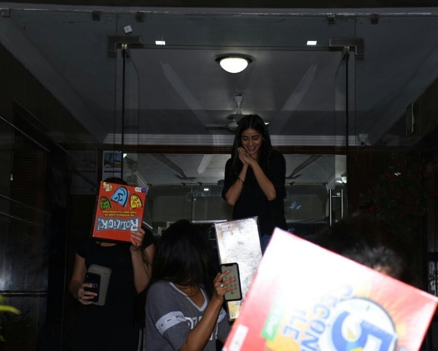 Pretty Ananya Panday Dressed In Black And Spotted In Andheri