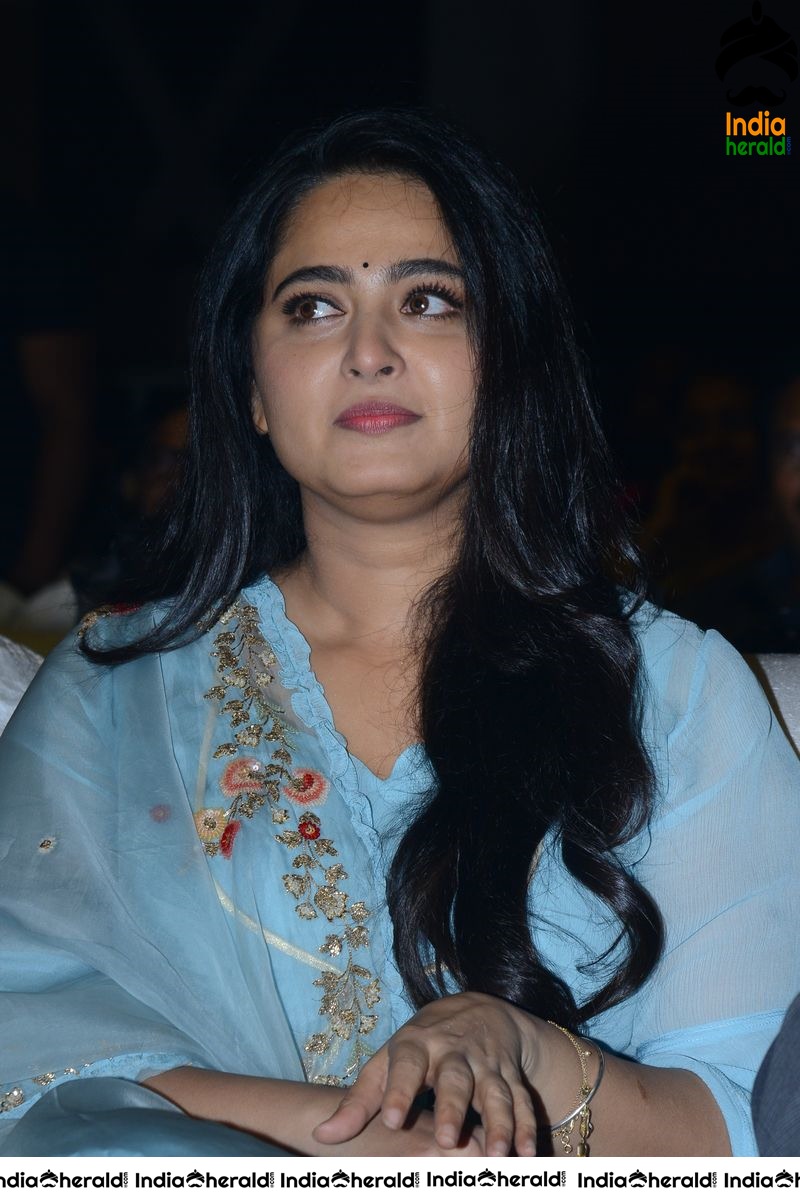 Pretty Anushka in Chudi from the pre release event of VishwakSen