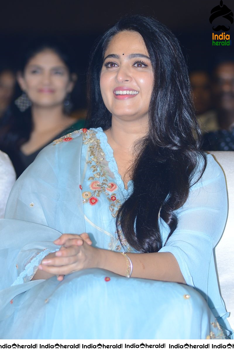 Pretty Anushka in Chudi from the pre release event of VishwakSen