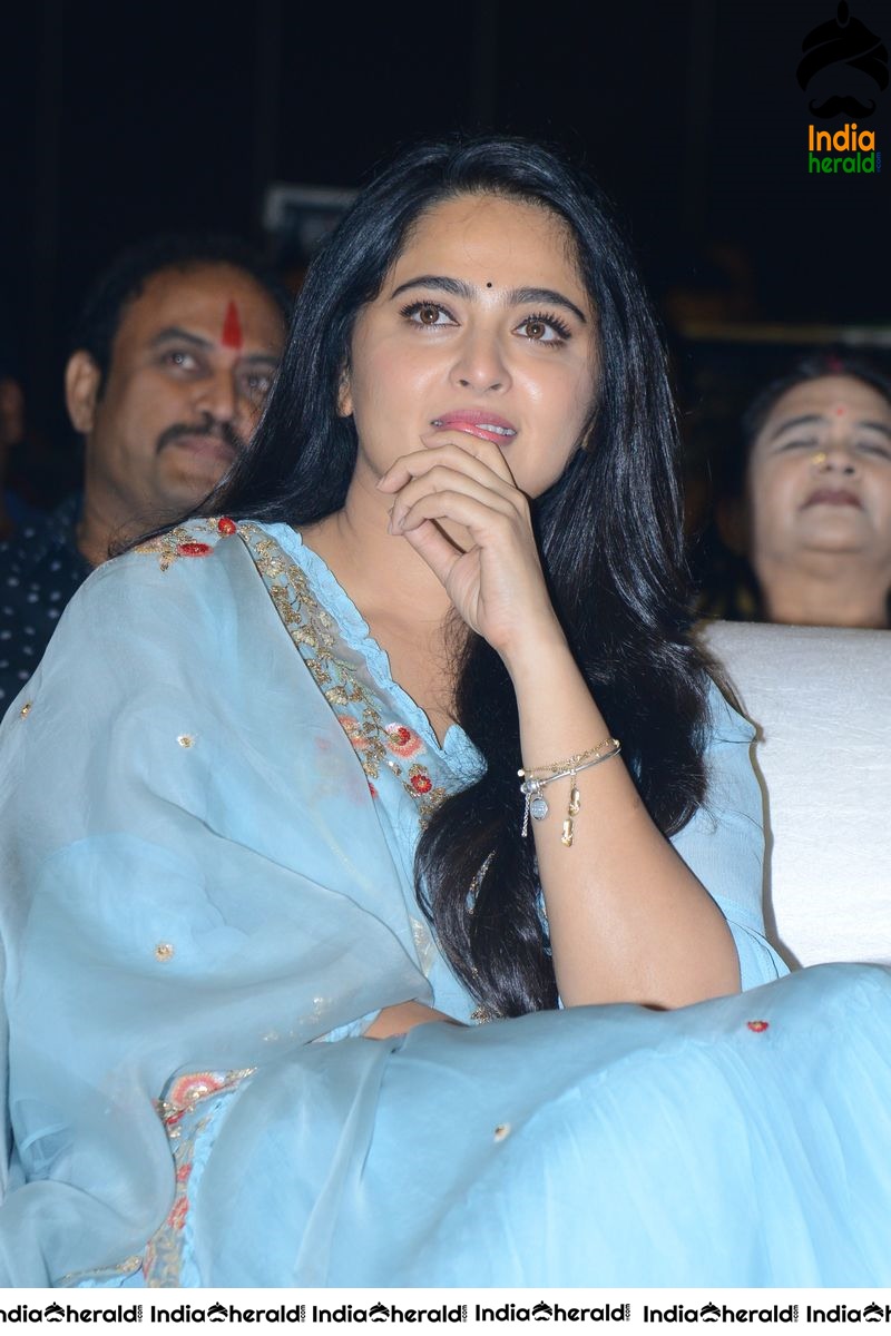 Pretty Anushka in Chudi from the pre release event of VishwakSen