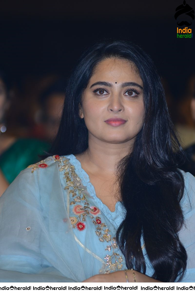 Pretty Anushka in Chudi from the pre release event of VishwakSen