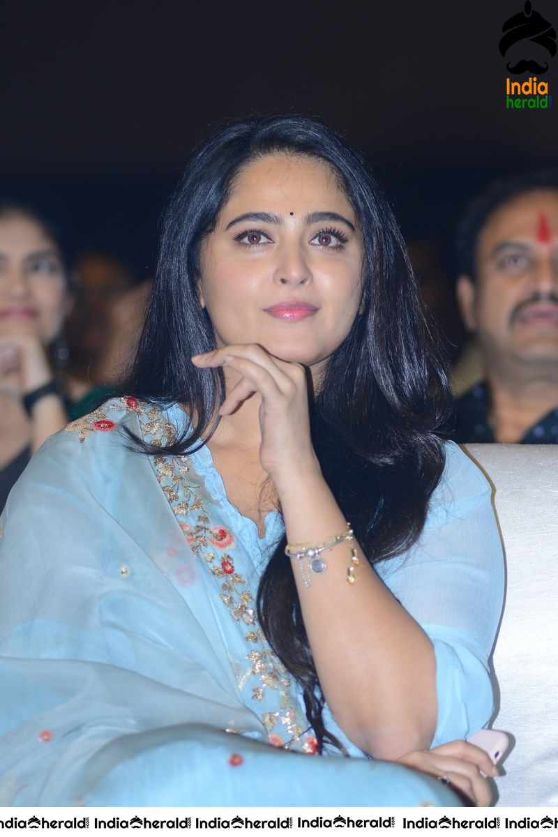 Pretty Anushka in Chudi from the pre release event of VishwakSen