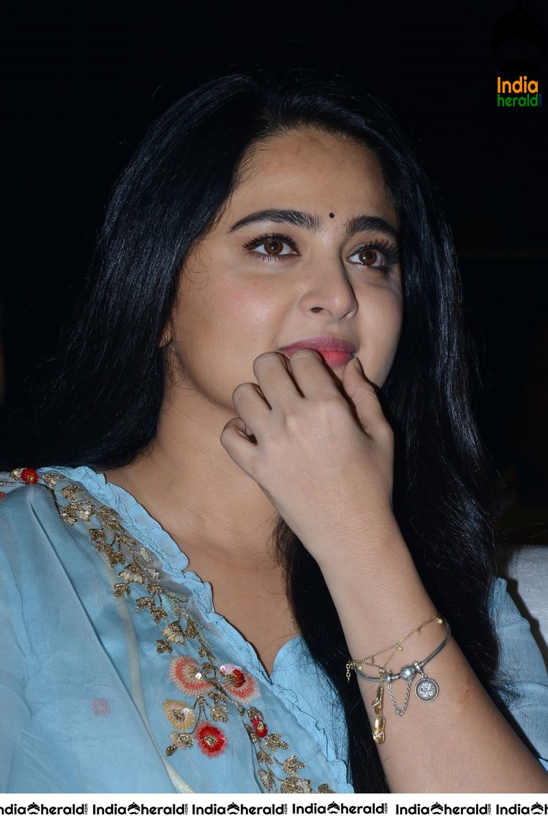 Pretty Anushka in Chudi from the pre release event of VishwakSen
