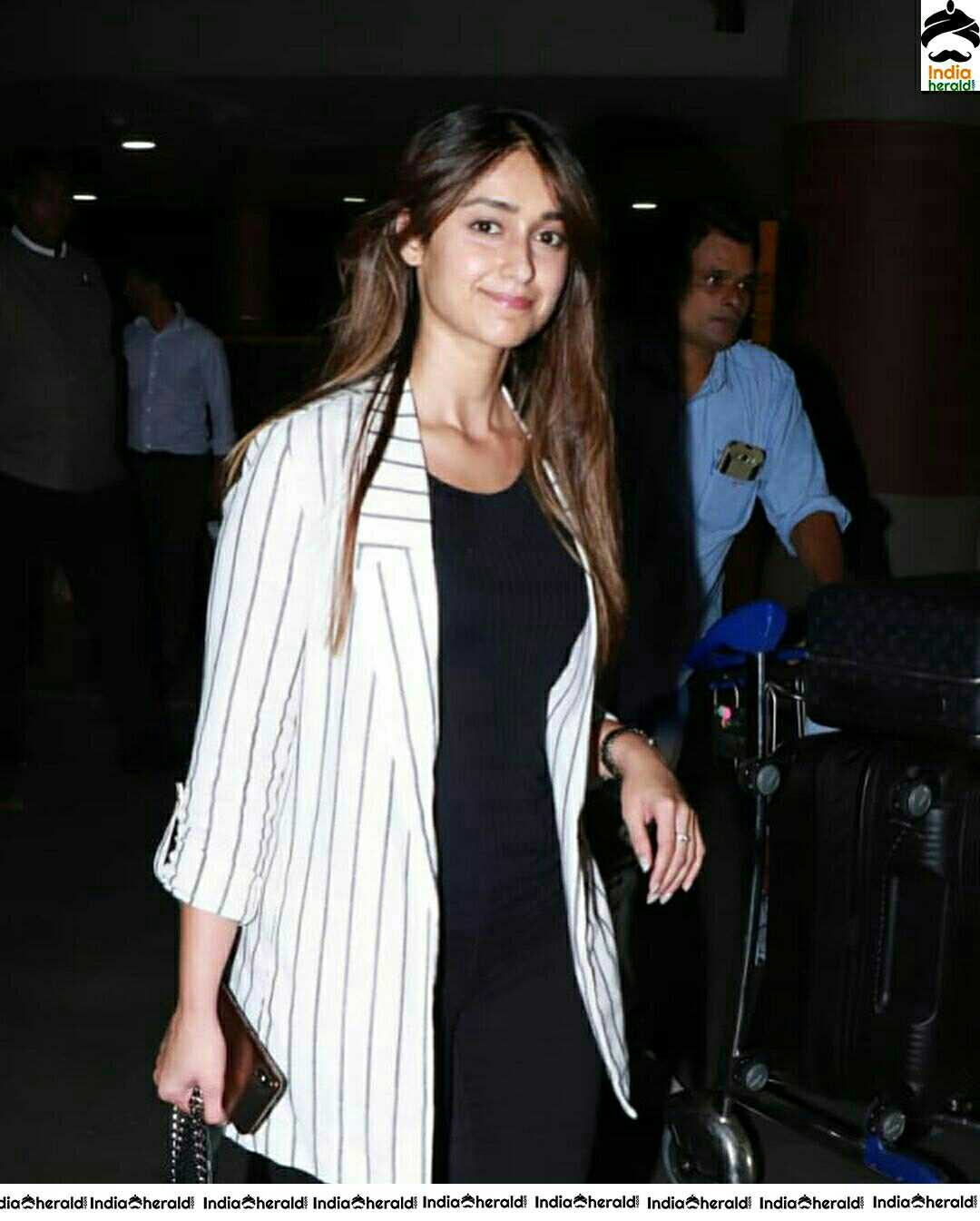 Pretty Ileana Clicked In Delhi Airport
