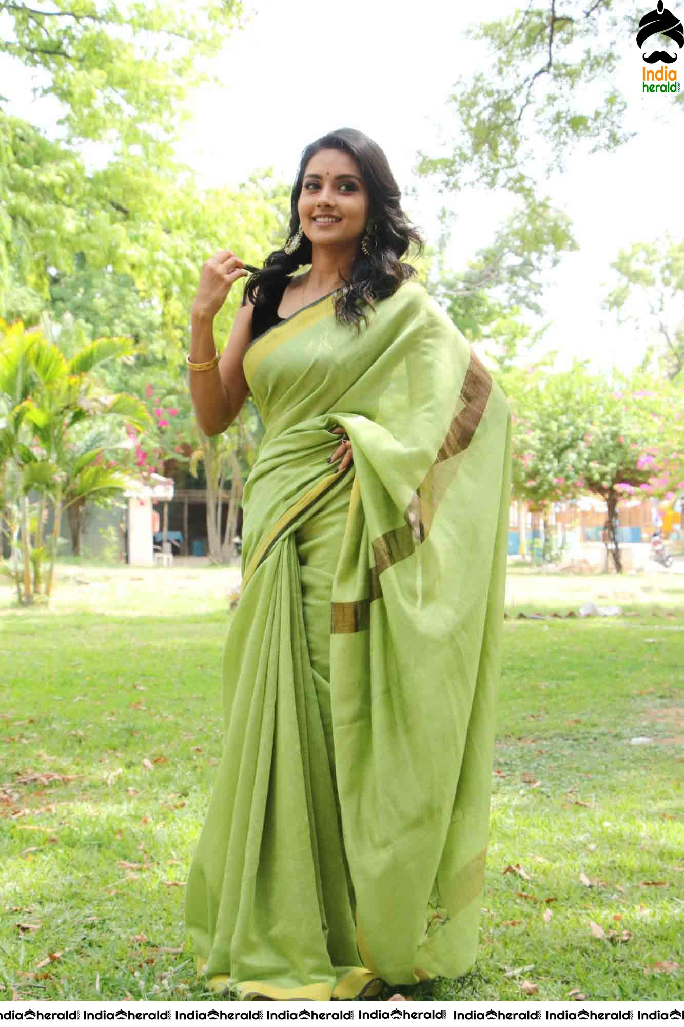 Pretty Mahima Nambiar Latest Photos Set 1