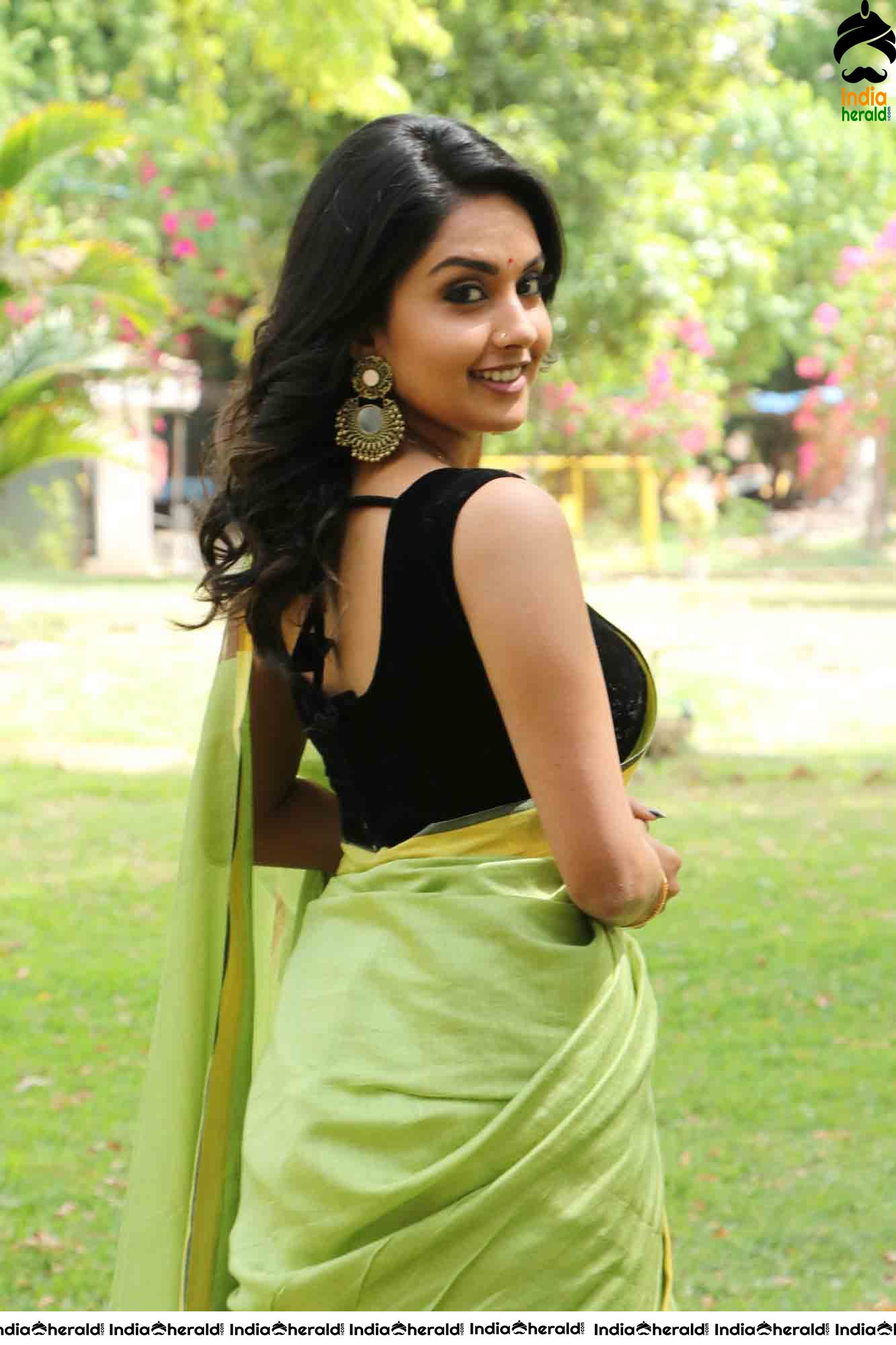 Pretty Mahima Nambiar Latest Photos Set 1
