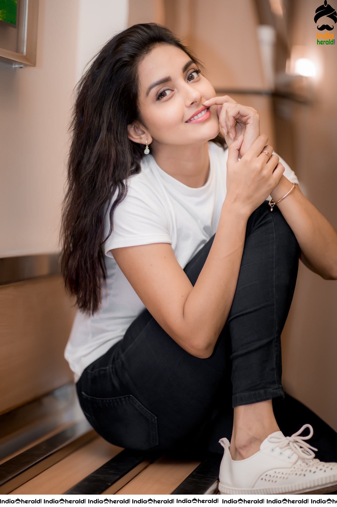 Pretty Mahima Nambiar Latest Photos Set 2