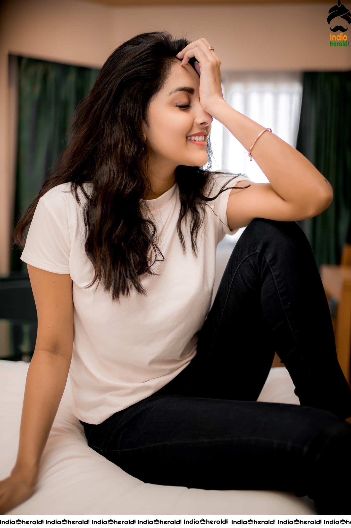 Pretty Mahima Nambiar Latest Photos Set 2