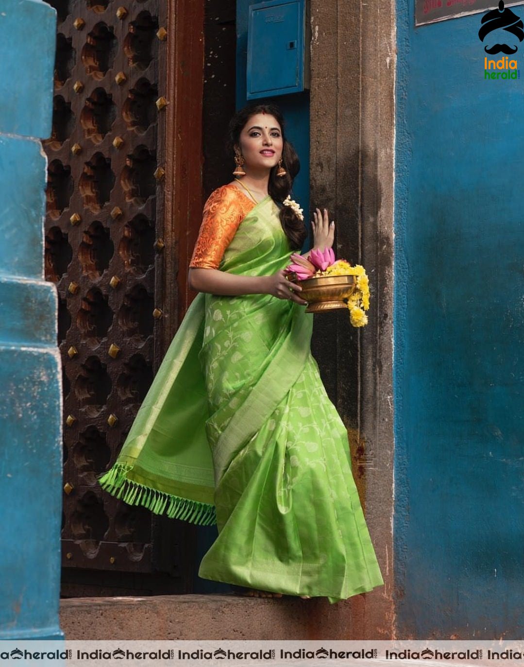 Pretty Priyanka Arul Mohan Rural and Traditional Photoshoot