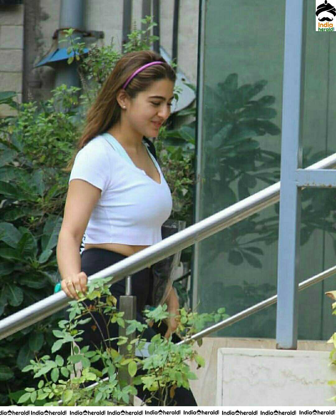 Pretty Sara Ali Khan Spotted In The City