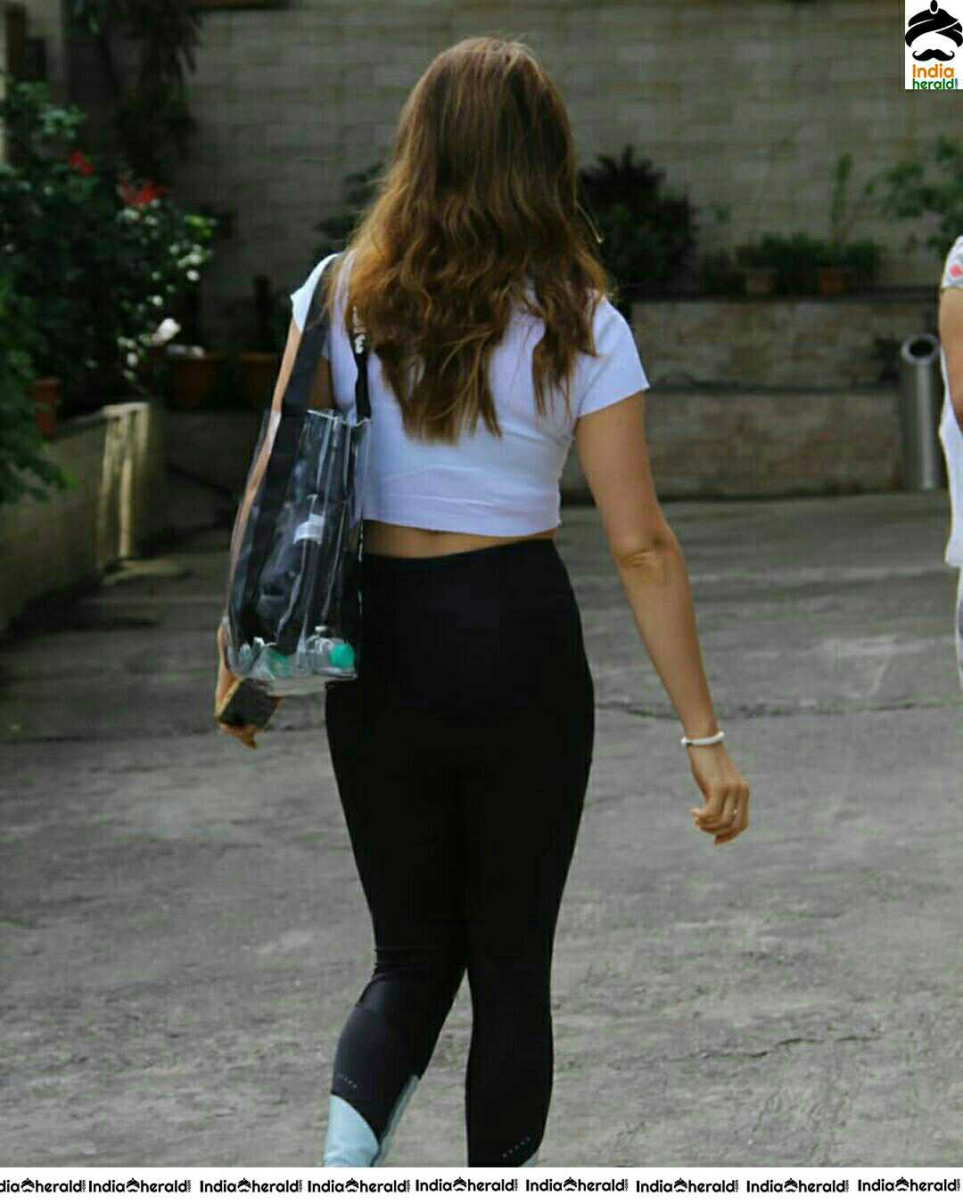 Pretty Sara Ali Khan Spotted In The City