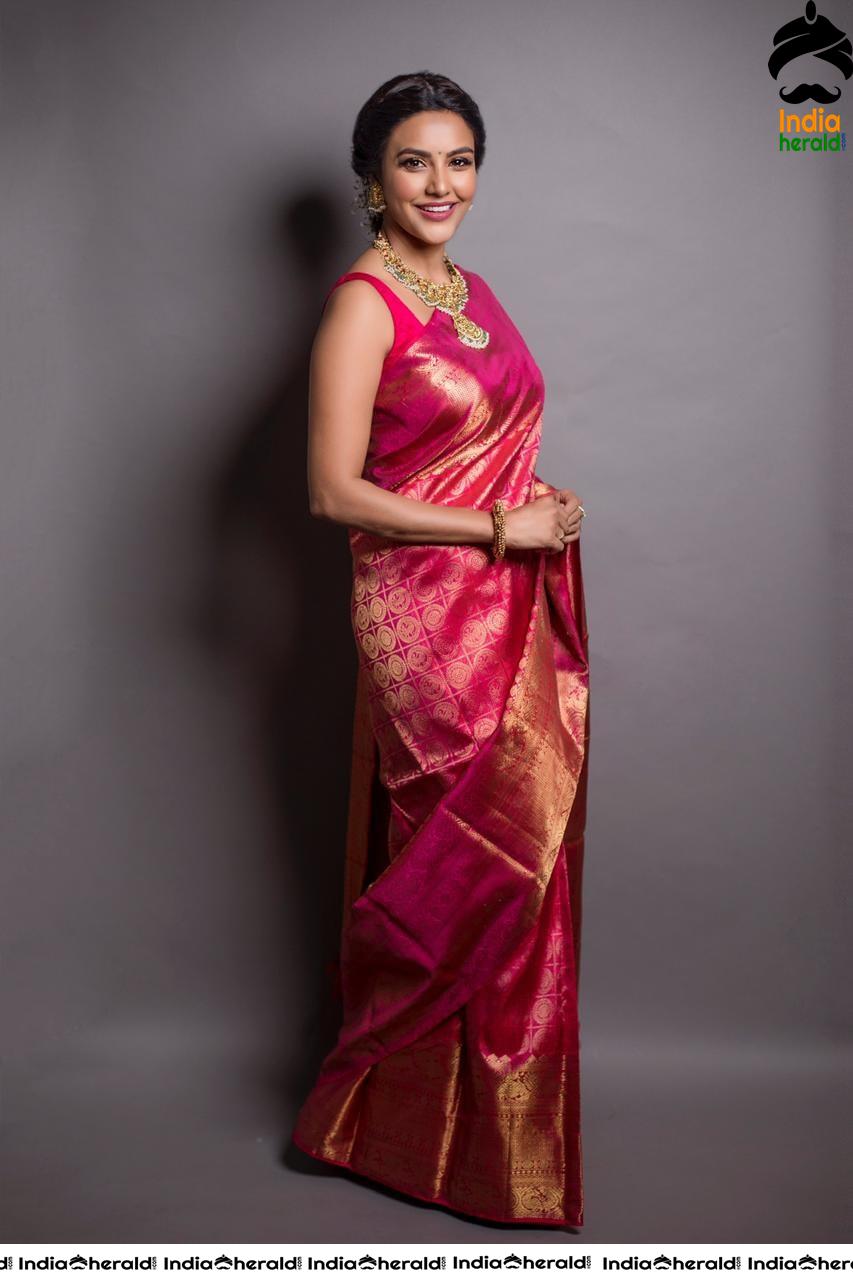 Priya Anand draped in Pink Kanchivaram Saree