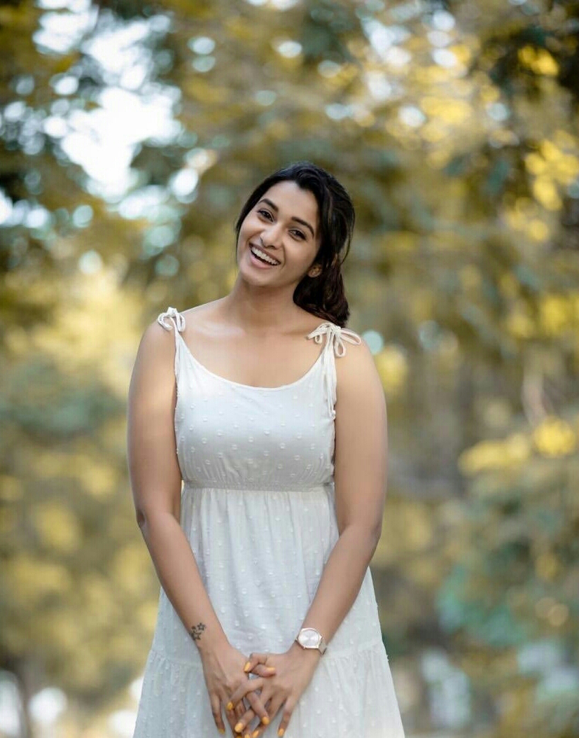 Priya Bhavani Shankar Tempts In A Sleeveless Frock