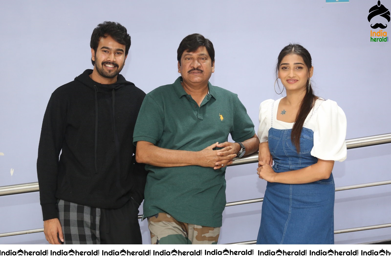 Priya Vadlamani and Rahul Vijay poses with Senior Actor Rajendra Prasad Set 1