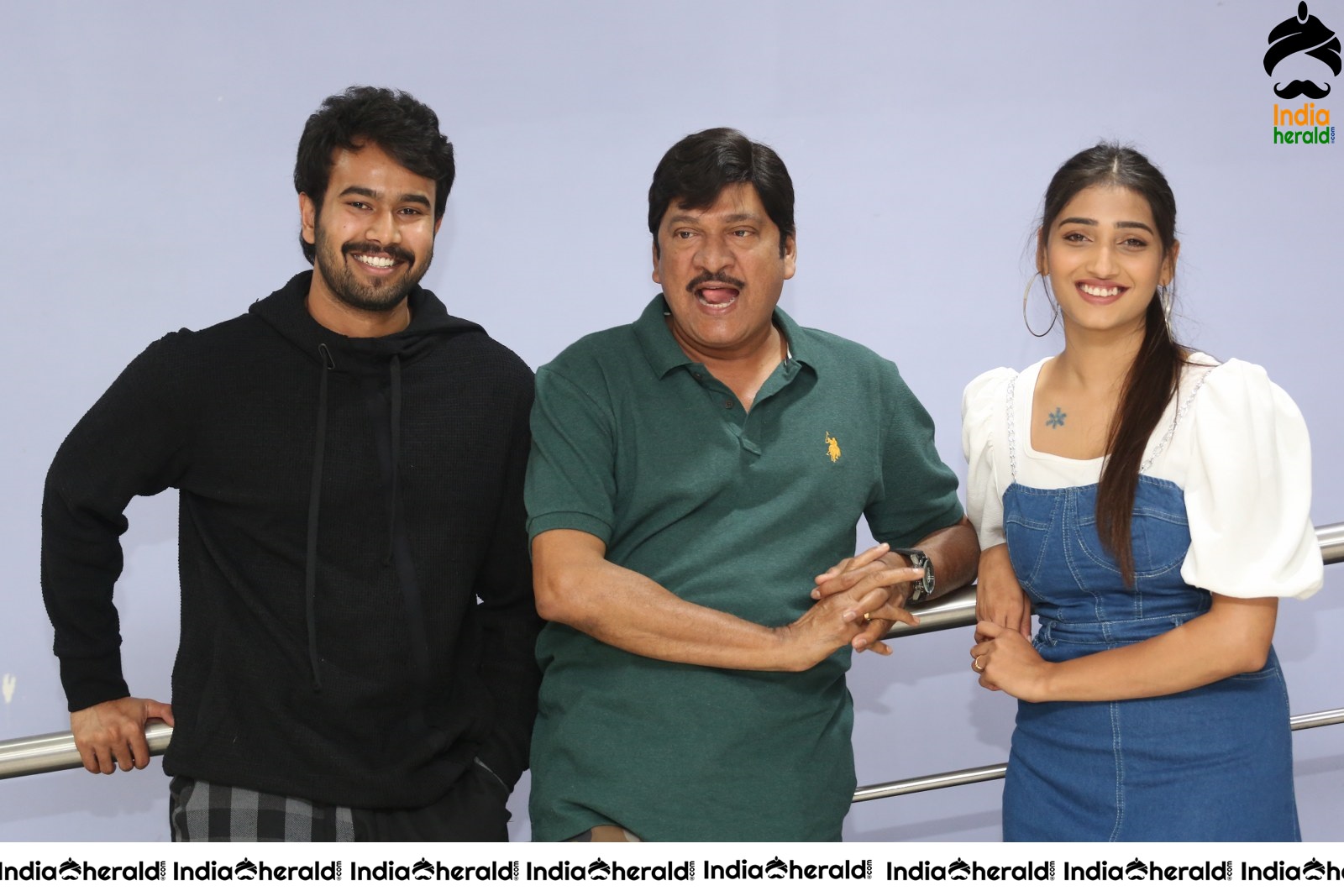 Priya Vadlamani and Rahul Vijay poses with Senior Actor Rajendra Prasad Set 1