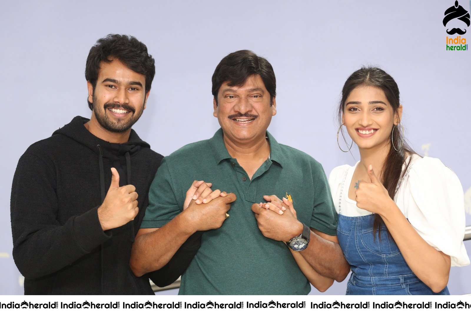 Priya Vadlamani and Rahul Vijay poses with Senior Actor Rajendra Prasad Set 1