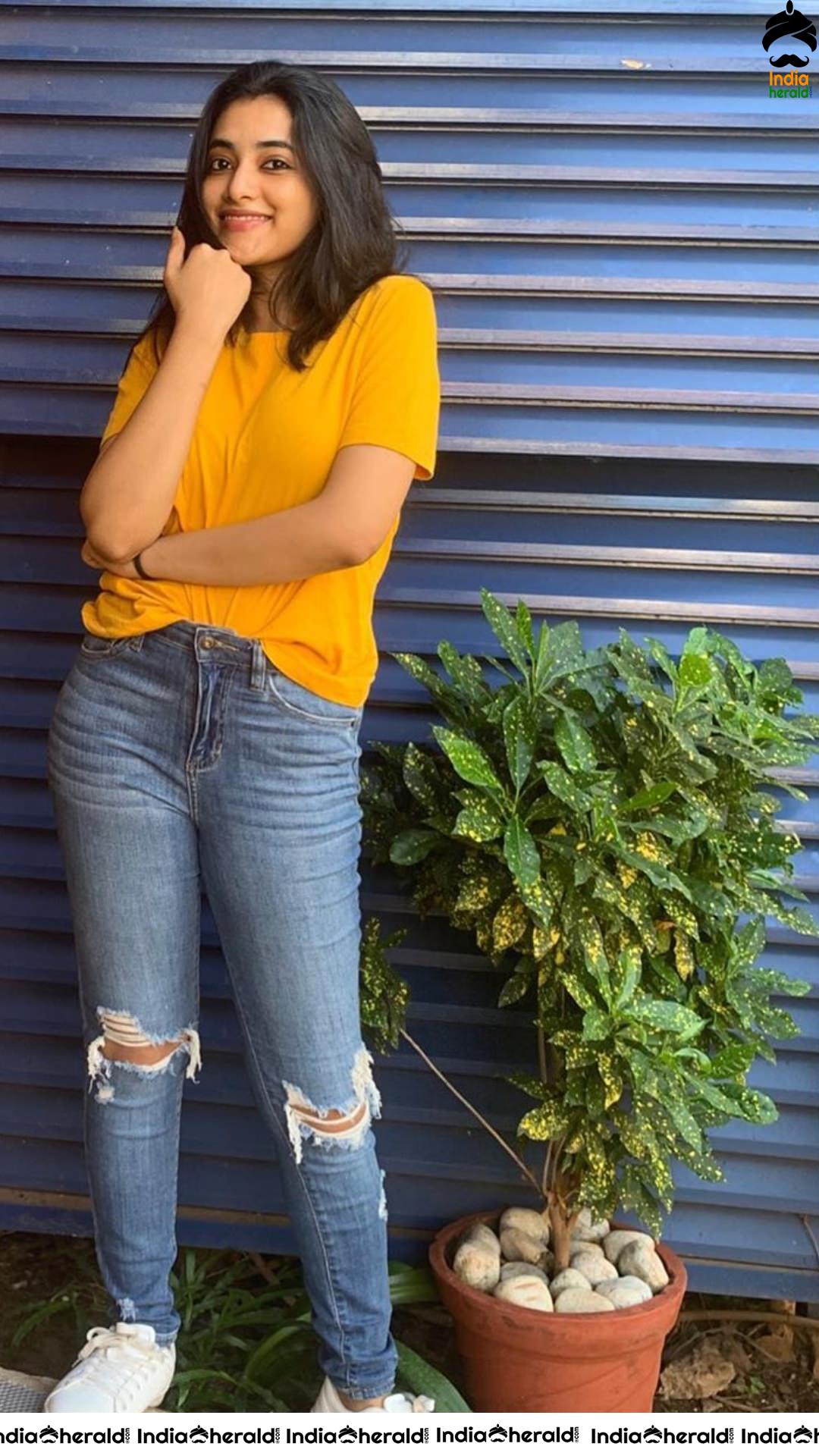 priyanka-arul-mohan-latest-hot-in-yellow-top-and-denim1.jpg
