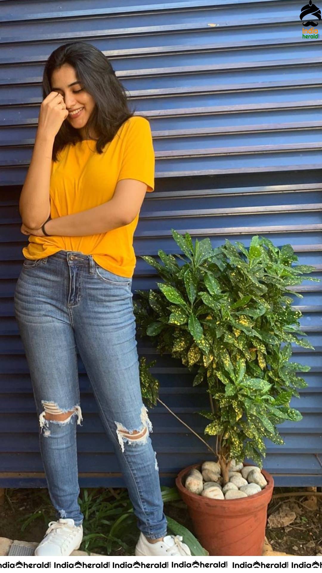 Priyanka Arul Mohan Latest Hot in Yellow Top and Denim