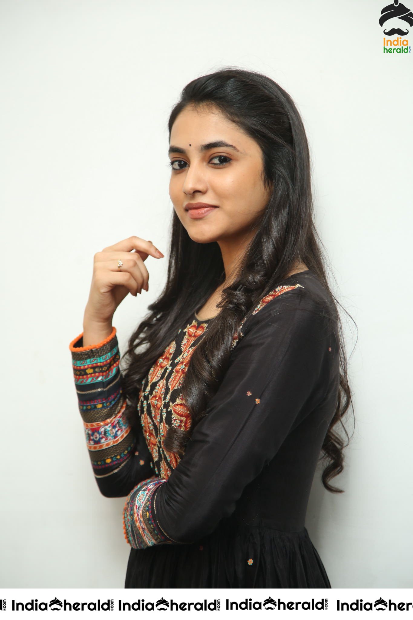 Priyanka Arul Mohan Looking So Pretty in Black Set 2