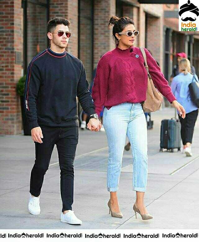 Priyanka Chopra And Nick Jonas Looking Cute In New York City