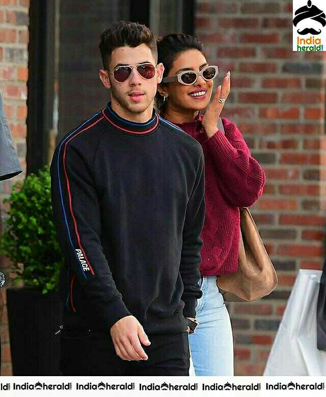 Priyanka Chopra And Nick Jonas Looking Cute In New York City