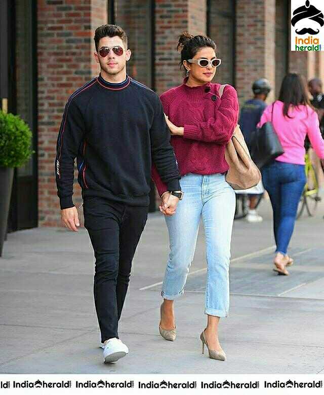 Priyanka Chopra And Nick Jonas Looking Cute In New York City