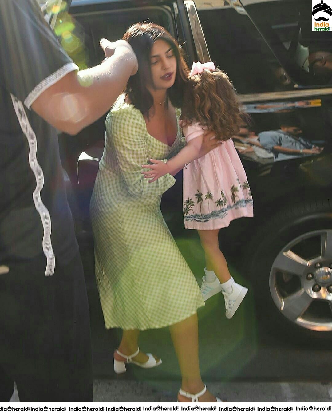 Priyanka Chopra And Nick Jonas Looking Great Together In NYC Set 3