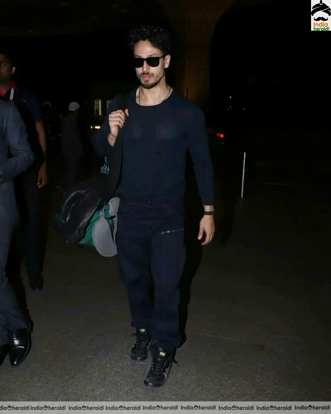Priyanka chopra and Tiger Shroff Spotted At Mumbai Airport