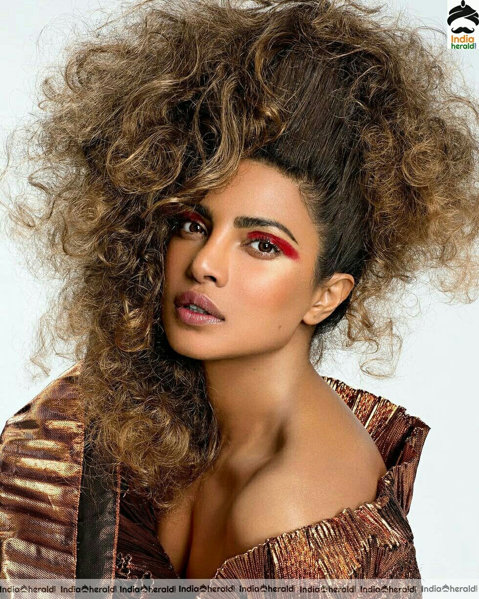 Priyanka chopra looking like a weirdo in these photos stills