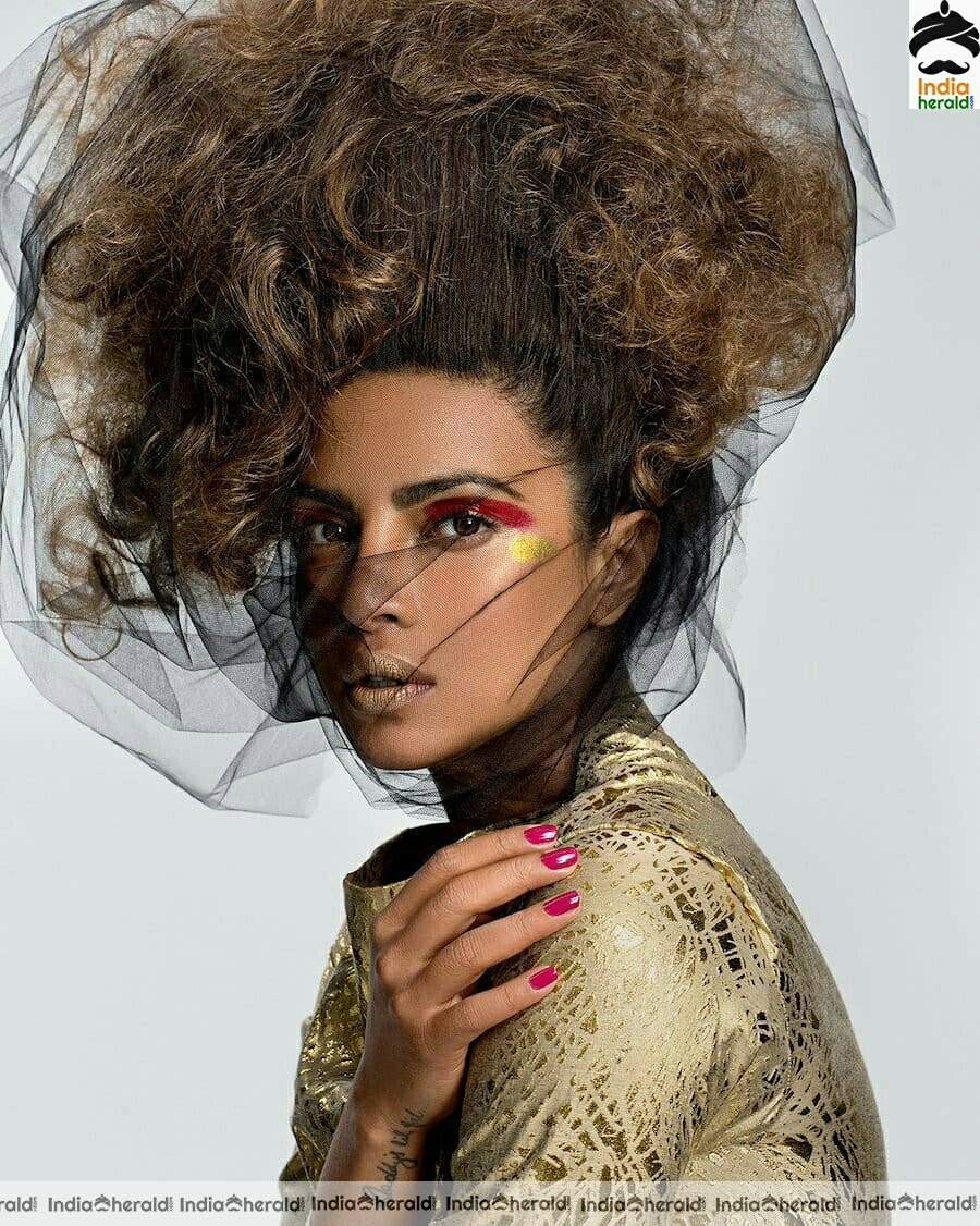 Priyanka chopra looking like a weirdo in these photos stills