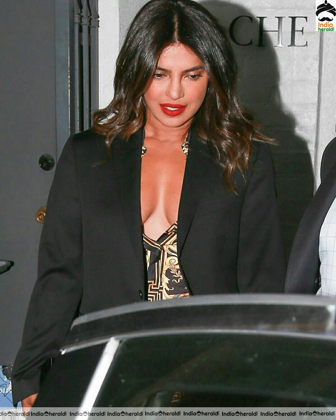 Priyanka Chopra spotted in New York City set 2
