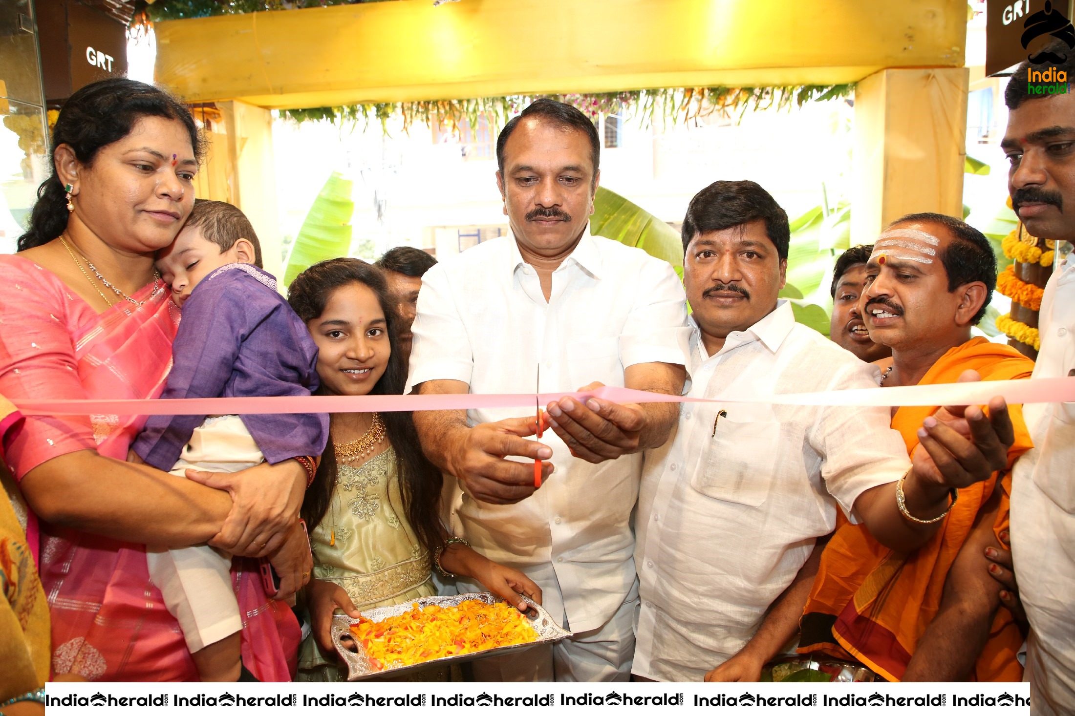 Priyanka Jawalkar inaugurated Kanchipuram GRT Silks at Dilsukhnagar Set 1