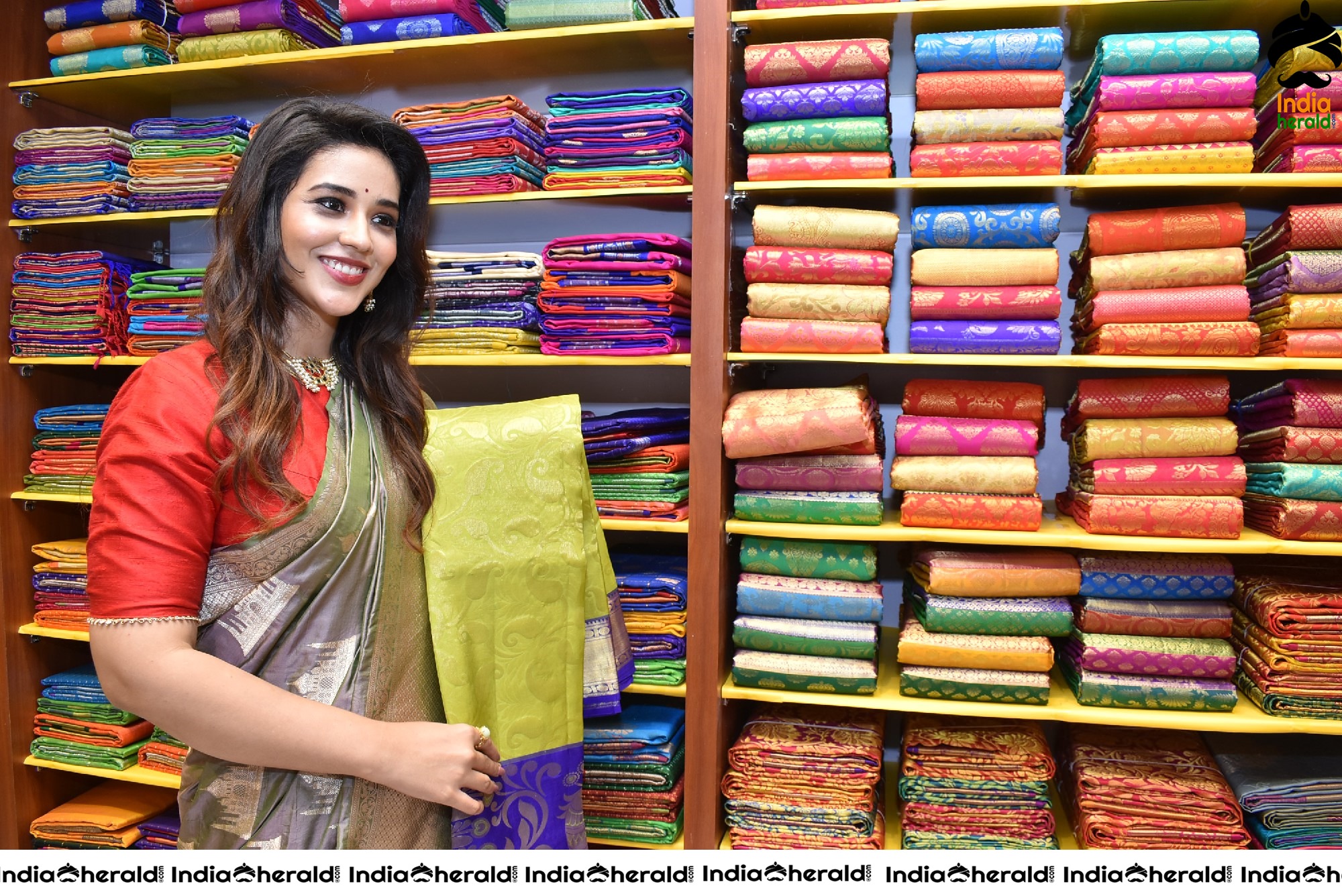 Priyanka Jawalkar inaugurated Kanchipuram GRT Silks at Dilsukhnagar Set 2