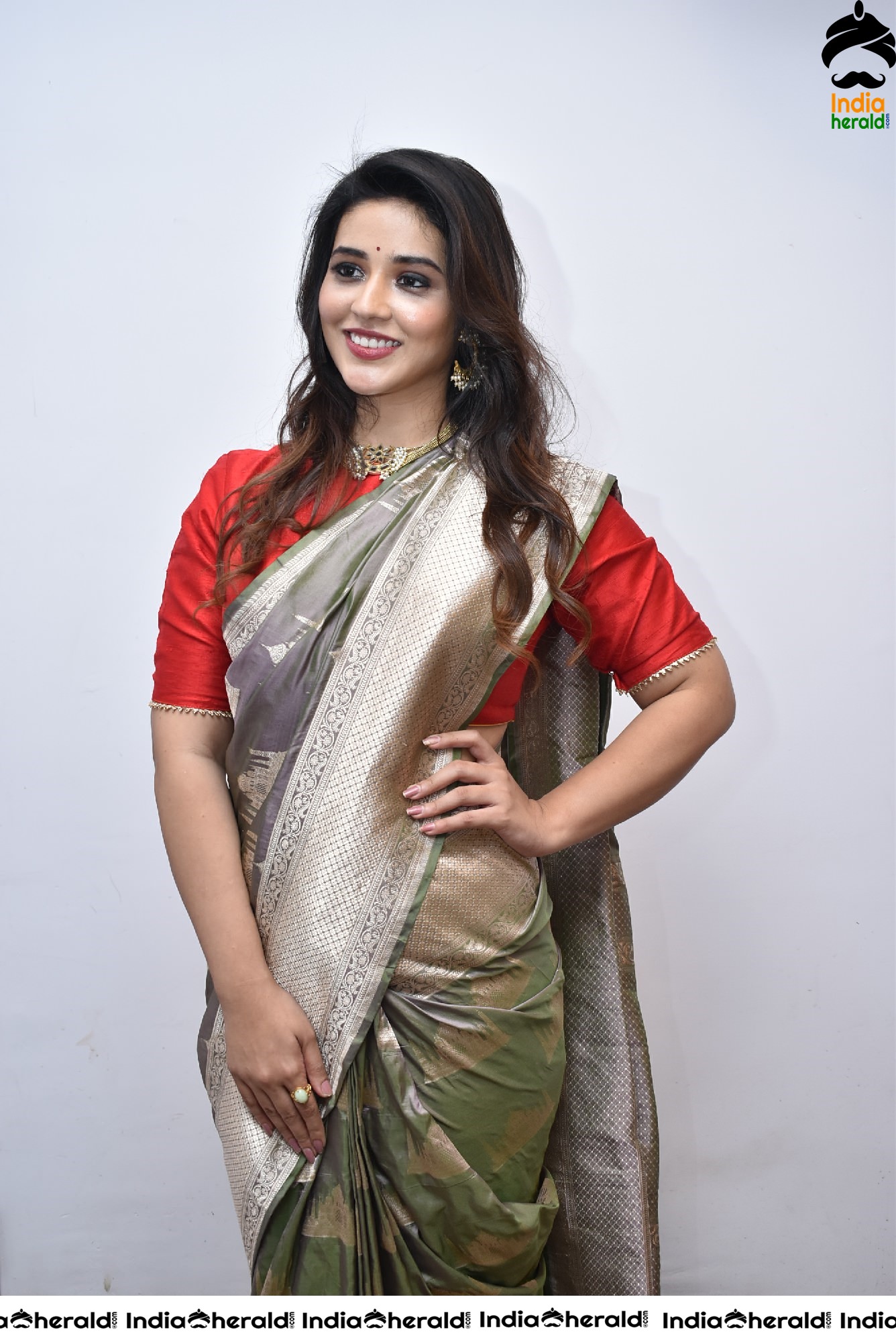 Priyanka Jawalkar inaugurated Kanchipuram GRT Silks at Dilsukhnagar Set 2