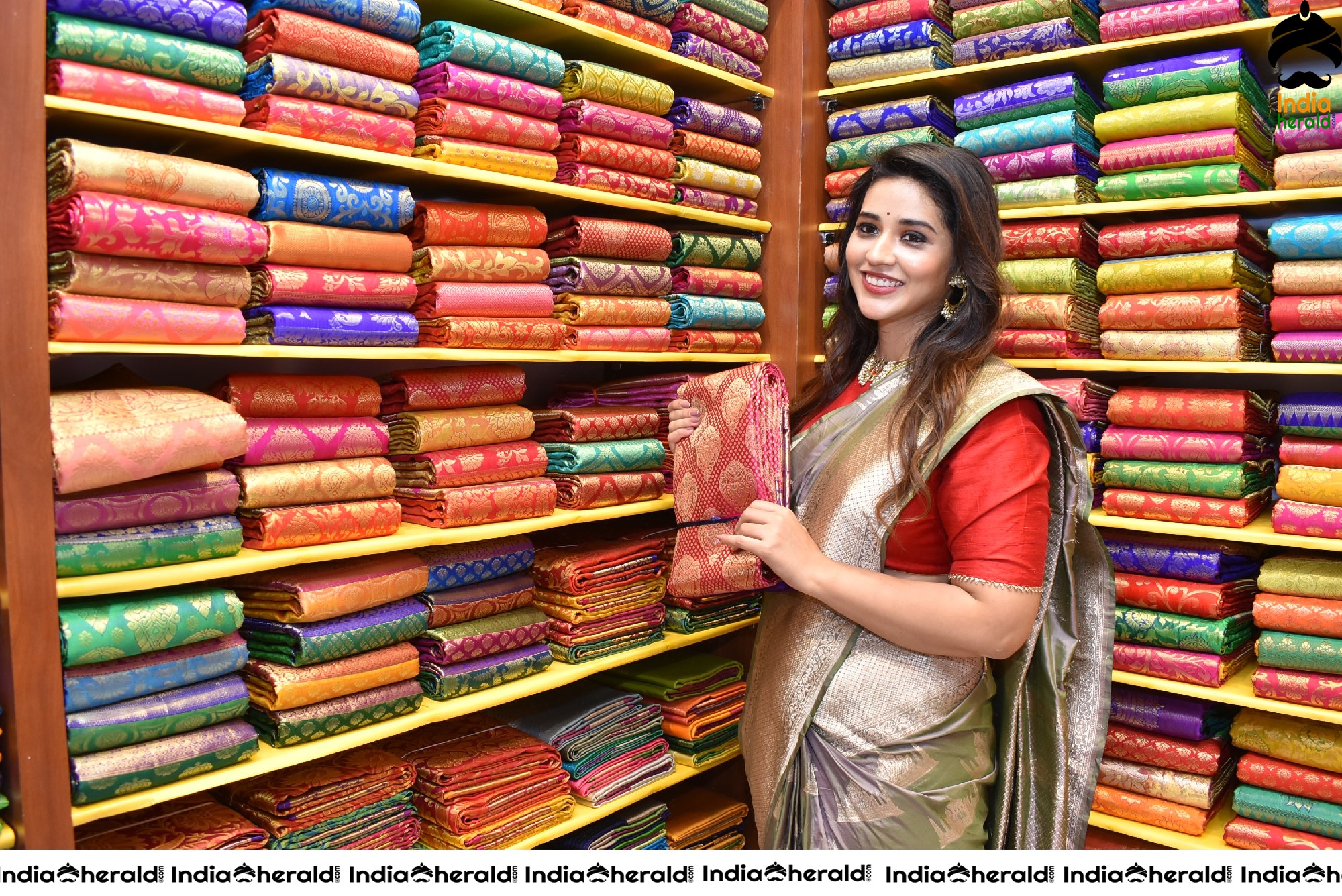Priyanka Jawalkar inaugurated Kanchipuram GRT Silks at Dilsukhnagar Set 2