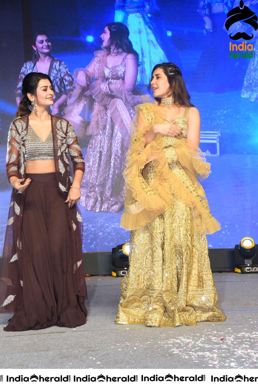Raashi Khanna and Payal Rajput show their Sexy Waist and Dance on Stage Set 1