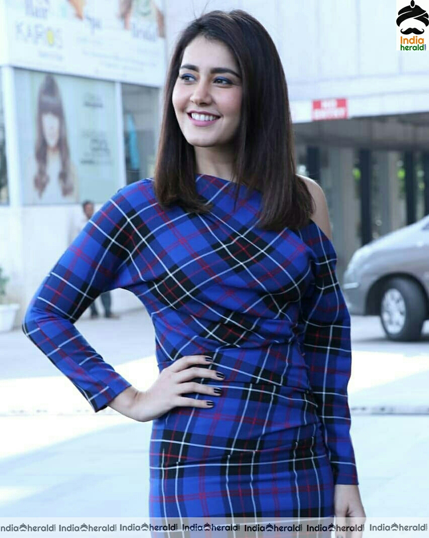 Raashi khanna Cute Latest Clicks